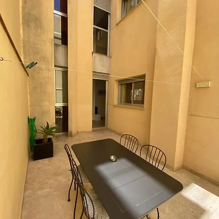 Appartement With Patio By Wayra *